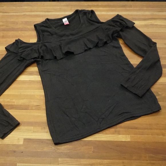 No Boundaries Sweaters - No Boundaries, Black cold shoulder sweater